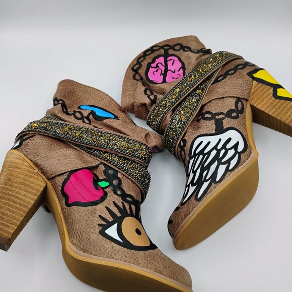 Size 9 hand painted boot - new condition - Picture 2 of 7